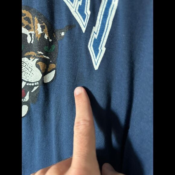 Vintage University of Kentucky Wildcats Tee - Picture 2 of 3